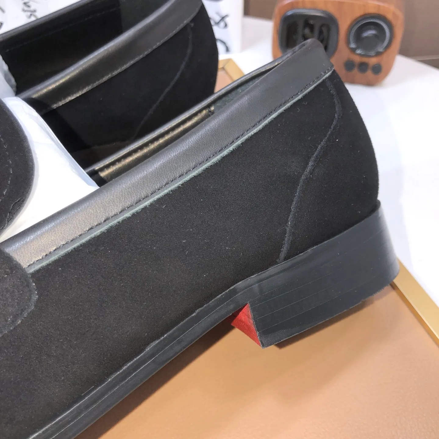 Ex-factory price 500💰DG top quality🔍🔍men's new leather shoes🚹Sold simultaneously at counters⚠Shoe uppers are imported cowhide from Italy, fully imported cowhide lining, imported accessories💪💪, completely 1⃣️ to 1⃣️replica🇮🇹 💪💪, ⚠Sole: The original sole is specially provided by the original factory, the exclusive movable molded sole is super comfortable, ⚠The original factory follows the order, 🔍🔍high quality, you can enter and exit the counter at will, welcome to compare ⚠Number of sizes: 38-44 (45 customized)
